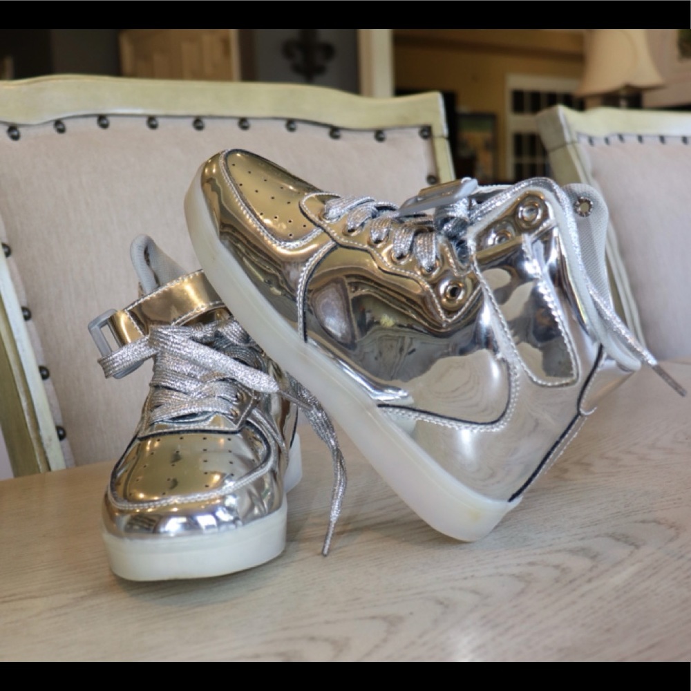 HOVERKICKS METALLIC SUPERNOVA SNEAKERS BIG KIDS